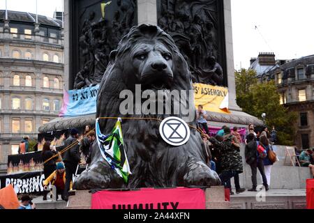 Estinzione della ribellione contro il cambiamento climatico protesta in Trafalgar Square 10 Ottobre 2019 - Il giorno 5. Foto Stock