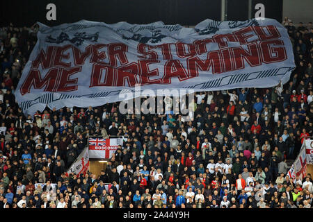 Praga, Repubblica Ceca. Undicesimo oct, 2019. Fanc di Inghilterra durante UEFA EURO 2020 qualifier partita di calcio tra Repubblica Ceca e Inghilterra a Sinobo Stadium di Praga, il 11 ottobre 2019. Credito: Slavek Ruta/ZUMA filo/Alamy Live News Foto Stock