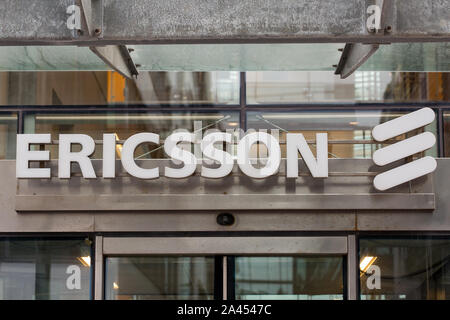 Multinazionale svedese di messa in rete e di società di telecomunicazioni con sede a Stoccolma Ericsson logo che si vede in Lindholmen Science Park, a Göteborg. Foto Stock