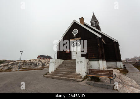 Una chiesa tradizionale a Ilulissat (Groenlandia) - immagine estiva Foto Stock