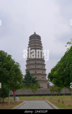 Il cinese antico famoso tempio buddista di Tempio Famen, situato nella città di Famen di Fufeng County. Foto Stock