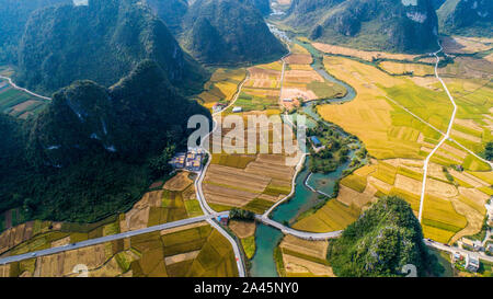 Paesaggio di Jingxi una contea di livello nella città di Baise City, a sud-ovest della Cina di Guangxi Zhuang Regione autonoma su Ottobre 6th, 2019. Foto Stock