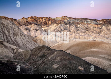 Badlands, venti Team Mule Canyon, il Parco Nazionale della Valle della Morte, California USA Foto Stock