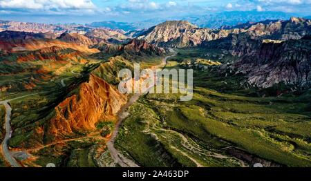 Vista aerea di Zhangye Waixing Valley National parco geologico Zhangye in città, a nord-ovest della Cina di provincia di Gansu, 9 settembre 2019. Foto Stock