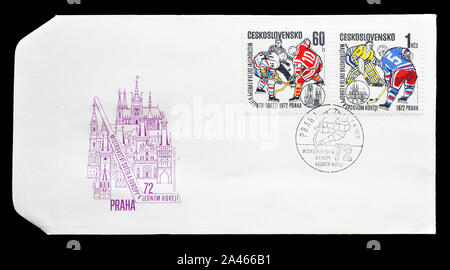 Primo giorno cover letter, stampato dalla Cecoslovacchia, con annullato francobolli, che mostrano di Hockey, circa 1972. Foto Stock