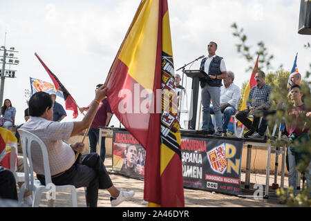 Fascistas se concentran en Barcelona el 12 de Octubre. Foto Stock