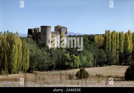 CASTILLO DE ORIGEN ARABE AMPLIADO entre los SIGLOS XII al XV - RESTAURADO EN EL SIGLO XIX, Posizione: Cala Encendida. SEPULVEDA. SEGOVIA. Spagna. Foto Stock