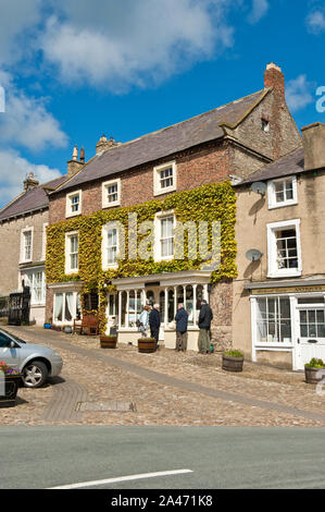 Negozi e caffè a Middleham. Yorkshire Dales, North Yorkshire, Inghilterra. Foto Stock