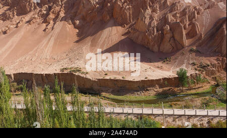 Vista del paesaggio del Bezeklik mille Buddha in grotte Turpan provincia dello Xinjiang in Cina. Foto Stock