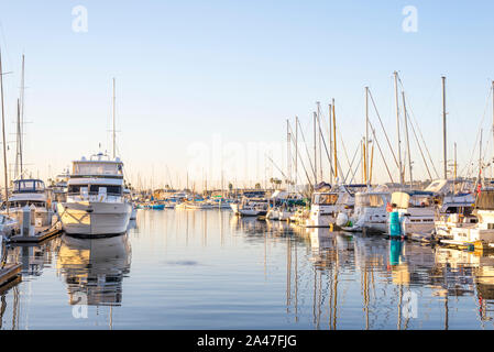 Marina presso il lungomare di Point Loma. San Diego, California, Stati Uniti d'America. Foto Stock