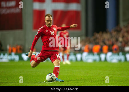 Copenhagen, Danimarca. Xii oct, 2019. Danimarca, Copenaghen. 12th, ottobre 2019. Christian Eriksen (10) della Danimarca visto durante l'EURO 2020 qualifier match tra la Danimarca e la Svizzera a Telia Parken di Copenaghen. (Photo credit: Gonzales foto/Alamy Live News Foto Stock