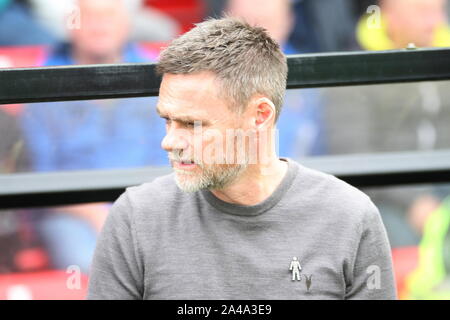 Salford, Greater Manchester, UK. Xii Ottobre, 2019. Salford City manager Alexander Graham in piroga al Peninsula Stadium davanti alla lega due si scontrano con la Cambridge Regno. Foto Stock