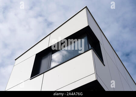 Moderno Oxley boschi case in Milton Keynes. Il premiato lo sviluppo costruito nel 2008 ha affrontato polemiche e i necessari lavori di bonifica. Foto Stock