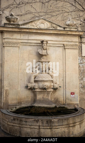 Nostradamus fontana di pietra scultura trovati a San Remo, Provenza, Francia. Foto Stock