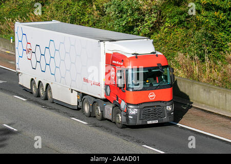 NFT " Pensando al futuro' Autostrada pesante di merci alla rinfusa camion di consegna trasporti, autocarro, trasporto, carrello, cargo speciale, veicolo, consegna, trasporti, industria, merci sulla M6 a Lancaster, Foto Stock