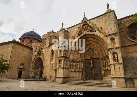 Santa Maria la Mayor, XIII secolo gotico e rinascimentale chiesa di Morella, una delle più belle città della Spagna (Maestrazgo, Castellón, Spagna) Foto Stock