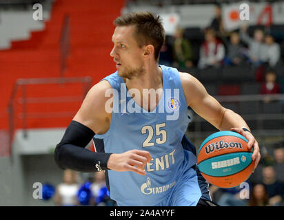 San Pietroburgo, Russia. Xiii oct, 2019. La Russia, San Pietroburgo, il 13 ottobre 2019. Il giocatore di Zenit Mateusz Ponitka nella partita di basket di VTB United League tra le squadre di Zenit (St. Pietroburgo e Nizhny Novgorod (Nizhny Novgorod) nel complesso sportivo "ibur Arena' Credito: Andrey Pronin/ZUMA filo/Alamy Live News Foto Stock