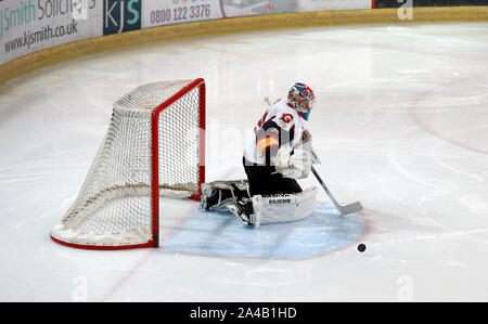 Guildford Phoenix goaltender Petr Cech durante l'QUESTA PATOLOGIA2 corrispondono a Guildford spettro complesso di svago, Guildford. Foto Stock