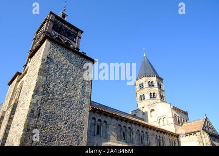 Basilica di Notre Dame du Port, Clermont-Ferrand, Francia Foto Stock