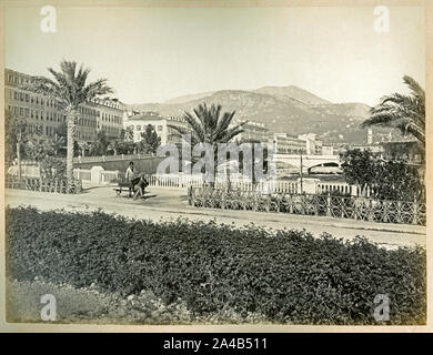 Europa, Frankreich, Nizza, Quai des Palmiers , Blick auf ein Flußbett, Boccherini ungefähr zwischen 1890 - 1900 , Nome des Fotografen unbekannt / Europa, Francia, Nizza, Quai des Palmiers, vista da riverbed, fotografia circa tra 1890 - 1900 , fotografo sconosciuto . Foto Stock