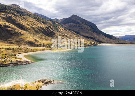 Vista del lago Hawea vicino a Wanaka, Nuova Zelanda Foto Stock