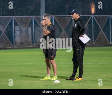 Kolkata, India. Xiii oct, 2019. Sessione di prove libere di Indian National football team lungo con media programma interattivo di Gurpreet Singh Sandhu (capitano-INDIA team) prima della Coppa del Mondo il qualificatore match tra India e Bangladesh che si terrà il 15 ottobre, 2019 presso lo Stadio Salt Lake, Kolkata. (Foto di Amlan Biswas/Pacific Stampa) Credito: Pacific Press Agency/Alamy Live News Foto Stock