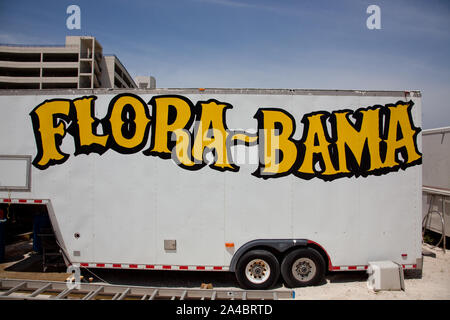 Il Flora-Bama bar situato sul Florida-Alabama linea di confine Foto Stock