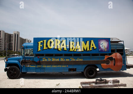 Il Flora-Bama bar situato sul Florida-Alabama linea di confine Foto Stock