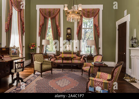 La biblioteca nell'angolo sud-est della parte originale del Texas Governor Mansion di Austin, la capitale del Texas Foto Stock