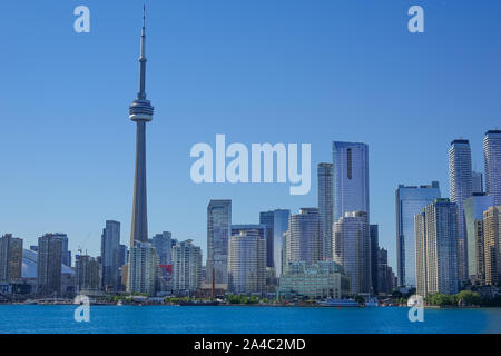 Toronto financial district skyline vista dal lago Ontario Foto Stock