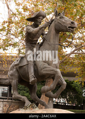 Il Pony Express statua è stata realizzata dallo scultore Tommaso Holland in Old Sacramento, California Foto Stock