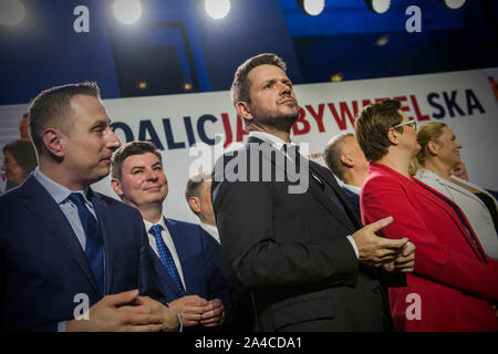 Varsavia, Polonia. Xiii oct, 2019. Rafal Trzaskowski, Sindaco di Varsavia visto durante l'evento.elezione notte della Coalizione civica e annuncio preliminare dei risultati in generale parlamentare elezione. La Coalizione civica è il più grande avversario del attualmente partito - PiS. Credito: SOPA Immagini limitata/Alamy Live News Foto Stock