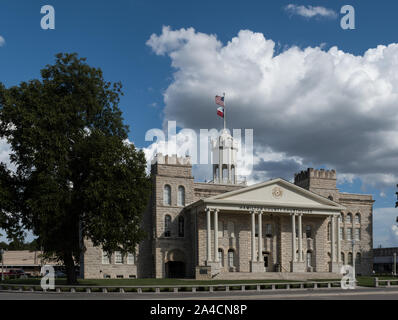 La ditta di Mason, Martin, Byrnes & Johnston ha progettato questo 1886 Hamilton County Courthouse in Hamilton, Texas Foto Stock