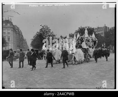 I funerali dei due figli di Isadora Duncan a Parigi. [4 cavalli enorme disegno ornato funebre.] Bain / bain Foto Stock