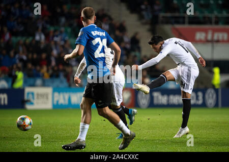 Tallinn, Estonia. Xiii oct, 2019. Calcio: Campionato Europeo di qualificazione, Estonia - Germania, fase di gruppo, gruppo C, ottava giornata in A. Le Coq Arena: la Germania Nadiem Amiri spara a l'obiettivo. Credito: Federico Gambarini/dpa/Alamy Live News Foto Stock