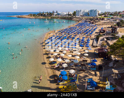 Protaras, Cipro - Ott 11. 2019 la famosa spiaggia di fichi della città Foto Stock