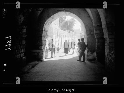 Il sollevamento dell'assedio di Gerusalemme. Scena attraverso una strada coperta all'interno della porta di Damasco Foto Stock