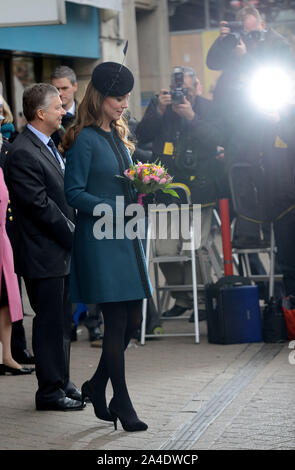 Foto deve essere accreditato ©Alex Huckle/Alfa premere 077025 20/03/2013 Kate Duchessa di Cambridge Katherine Catherine Middleton visite la stazione della metropolitana di Baker Street per contrassegnare centocinquantesimo anniversario della London Underground London Foto Stock