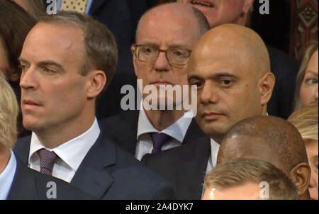 Segretario di Stato per gli affari esteri Dominic Raab (sinistra) e il Cancelliere dello Scacchiere Sajid Javid (a destra) durante lo stato apertura del Parlamento alla House of Lords presso il Palazzo di Westminster a Londra. Foto Stock