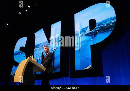 Il segretario delle finanze Derek Mackay risolve i delegati durante il 2019 SNP autunno conferenza presso l'evento complesso in Aberdeen. Foto Stock