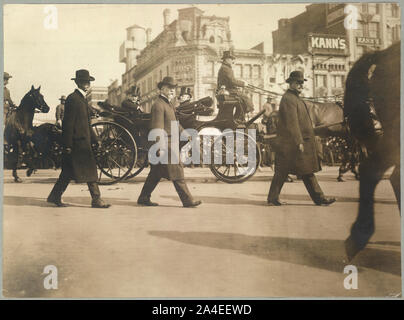 Theodore Roosevelt nel trasporto su Pennsylvania Avenue sul modo di Capitol, Marzo 4, 1905. (Pennsylvania Avenue, NW a 8th Street). Foto Stock