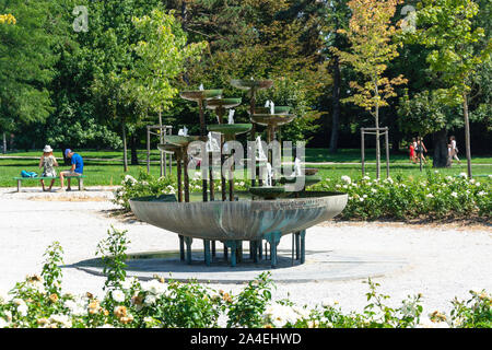 I giardini e la fontana nel parco della città di Tivoli, Lubiana, Slovenia Foto Stock