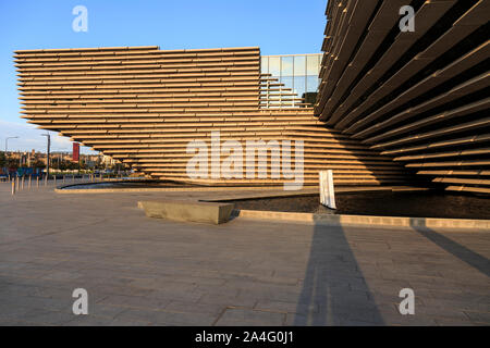 V&un museo, Dundee al tramonto, progettato da Kengo Kuma. Foto Stock