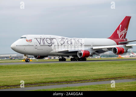 Virgin Atlantic 747-400, G-vasto, "coccinella" all'Aeroporto di Manchester Foto Stock