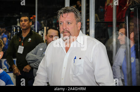 Testa Icemen Jason Christie durante il warm-up prima di un ECHL professional hockey gioco contro la palude di Greenville conigli a Veterans Memorial Arena a Jacksonville, Florida, Sabato, Ottobre 12, 2019. [Gary Lloyd McCullough/CSM] Foto Stock