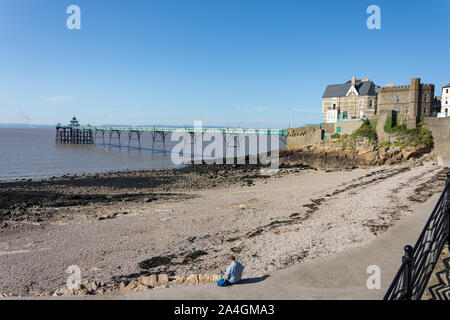 Clevedon Spiaggia e molo, Clevedon, Somerset, Inghilterra, Regno Unito Foto Stock