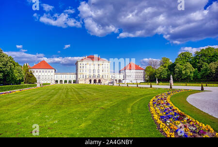 Monaco di Baviera, Germania - 13 Maggio 2019 - Il Palazzo di Nymphenburg, Schloss Nymphenburg, è un palazzo in stile barocco a Monaco di Baviera, Germania meridionale. Foto Stock