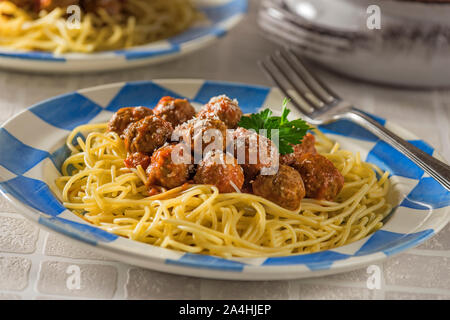 Spaghetti e polpette di carne. Cibo italo-americano Foto Stock