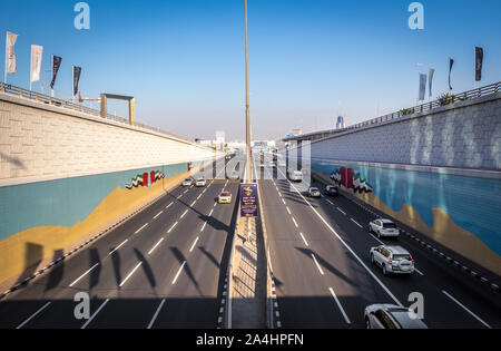 Dubai, Emirati Arabi Uniti - 3 Dicembre 2018: Dubai rete stradale. Zabeel distretto. Foto Stock