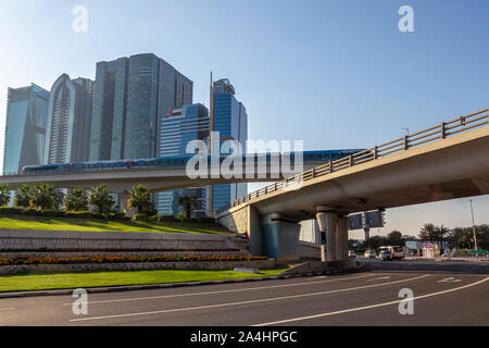Dubai, Emirati Arabi Uniti - 3 Dicembre 2018: Dubai rete stradale. Zabeel distretto. Foto Stock